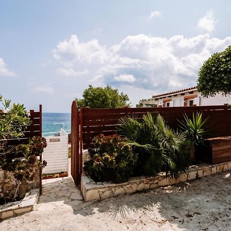 Skinária Floreika Studio By The Sea المظهر الخارجي الصورة